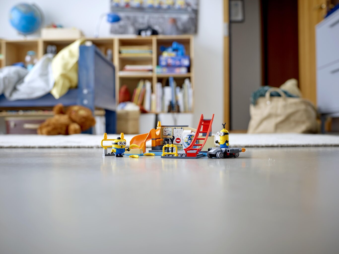 75546 LEGO® Minions Minjoni Grū laboratorijā cena un informācija | Konstruktori | 220.lv