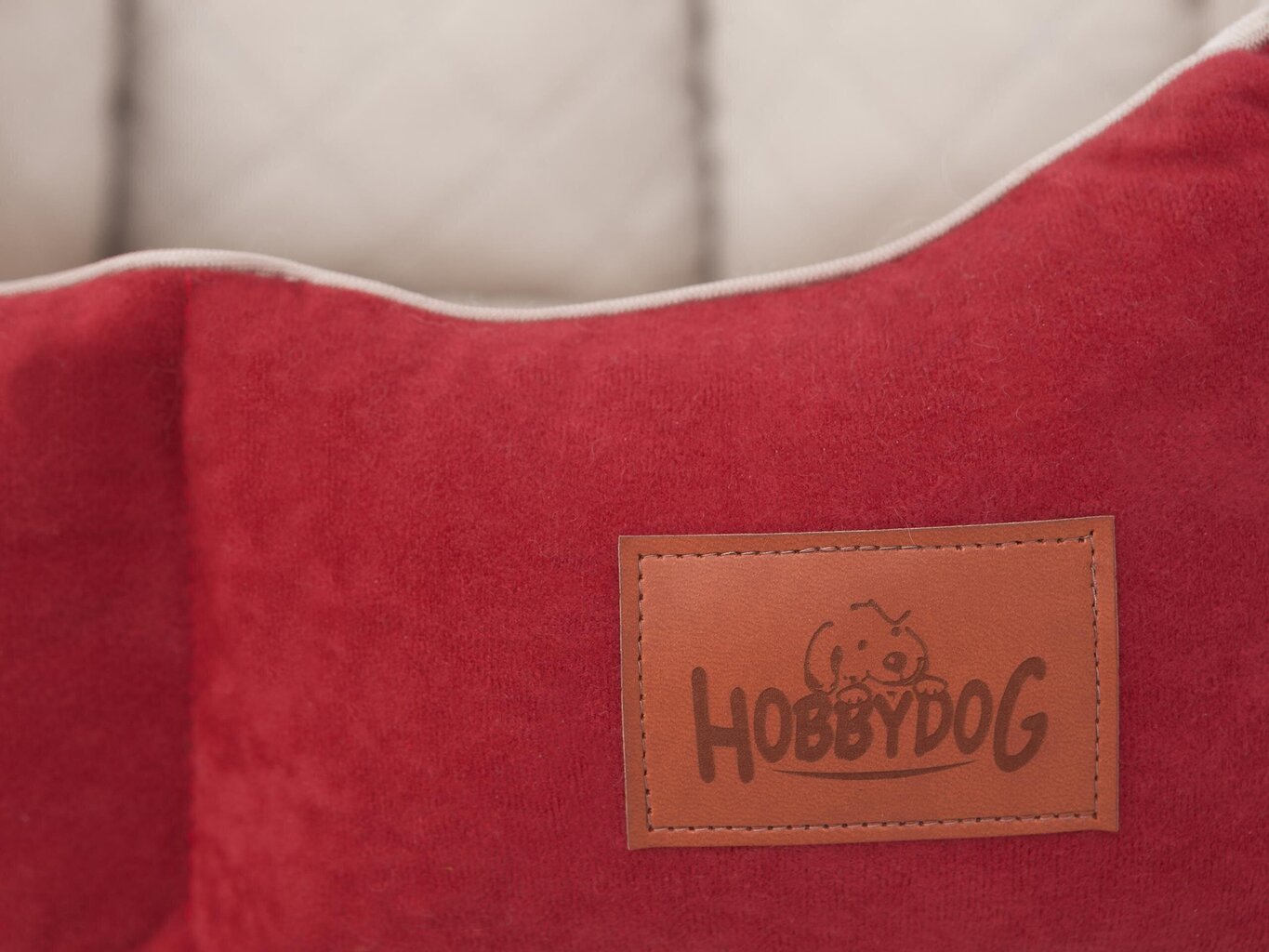 Hobbydog guļvieta New York Premium, L, Red, 60x52 cm cena un informācija | Suņu gultas, spilveni, būdas | 220.lv