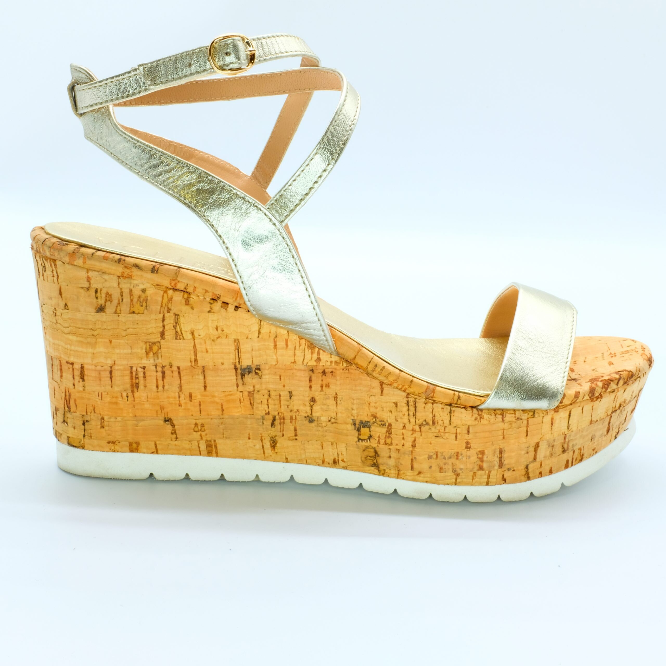 Vasaras platformas kurpes sievietēm, zelta cena | 220.lv