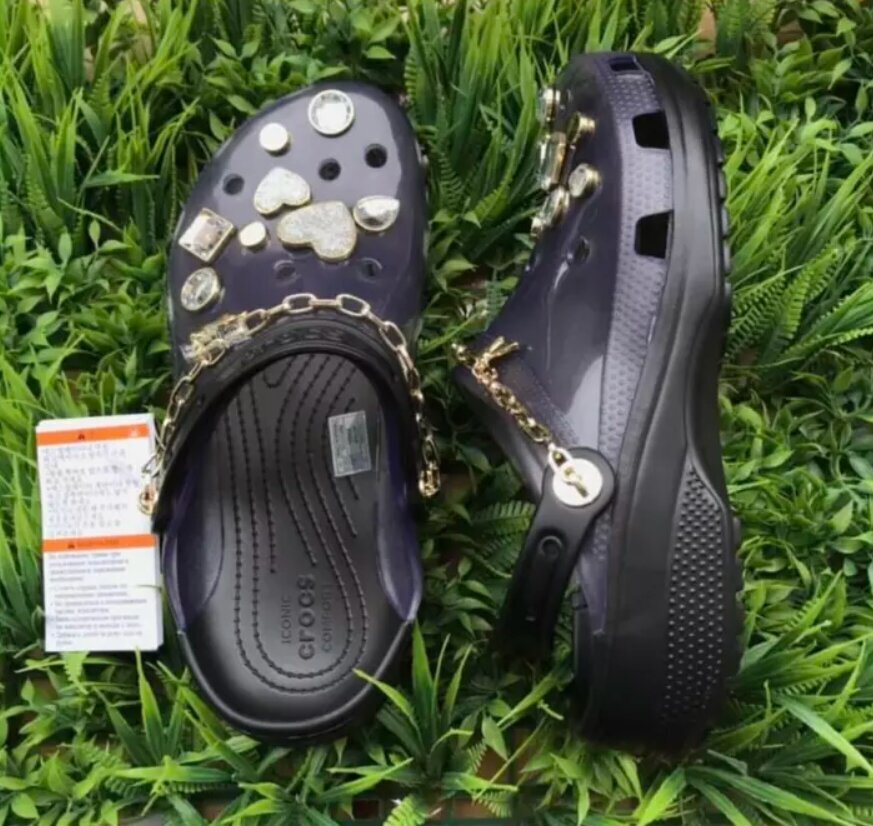 Crocs™ Classic Translucent Clog 135033 цена и информация | Iešļūcenes, čības sievietēm | 220.lv