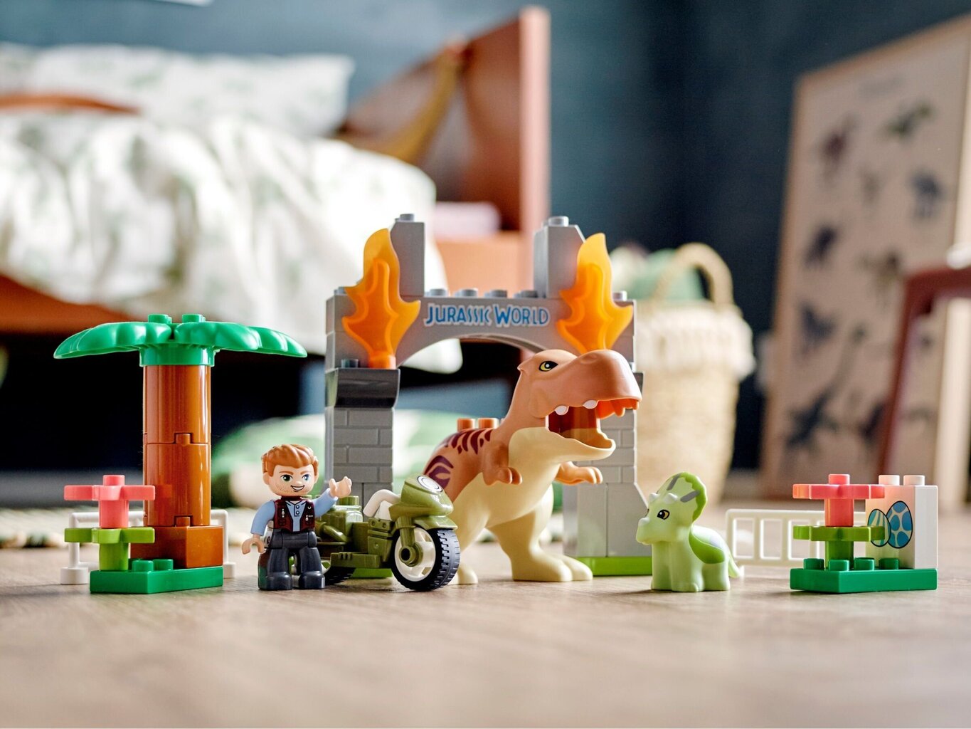 10939 LEGO® DUPLO Dinozauru izbēgšana цена и информация | Konstruktori | 220.lv