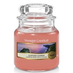 Ароматическая свеча Yankee Candle «Cliffside Sunrise» 104 г цена и информация | Подсвечники, свечи | 220.lv