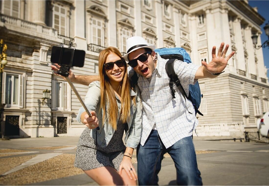 Selfie stick Hama SELFIE MOMENTS, black cena un informācija | Selfie Sticks | 220.lv