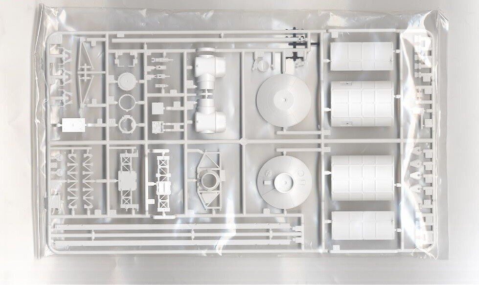 Tamiya - Space Shuttle Atlantis, 1/100, 60402 cena un informācija | Konstruktori | 220.lv