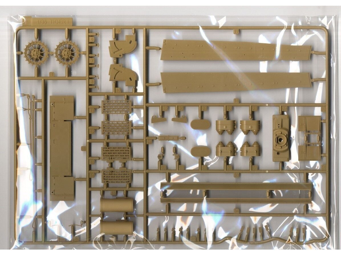 Rye Field Model - Sd.Kfz. 181 Pz.kpfw.VI Ausf. E Tiger I Late Production, 1/35, RFM-5015 cena un informācija | Konstruktori | 220.lv