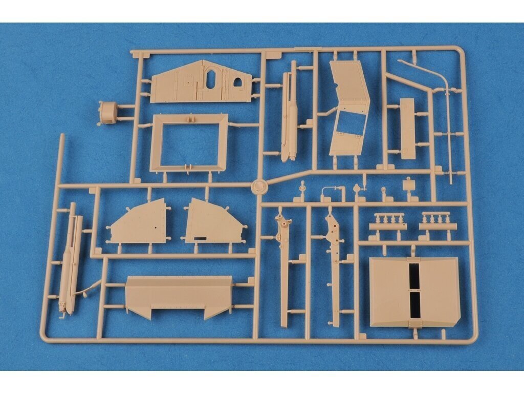 Hobby Boss - French St. Chamond Heavy Tank (early), Mastelis: 1/35, 83858 cena un informācija | Konstruktori | 220.lv