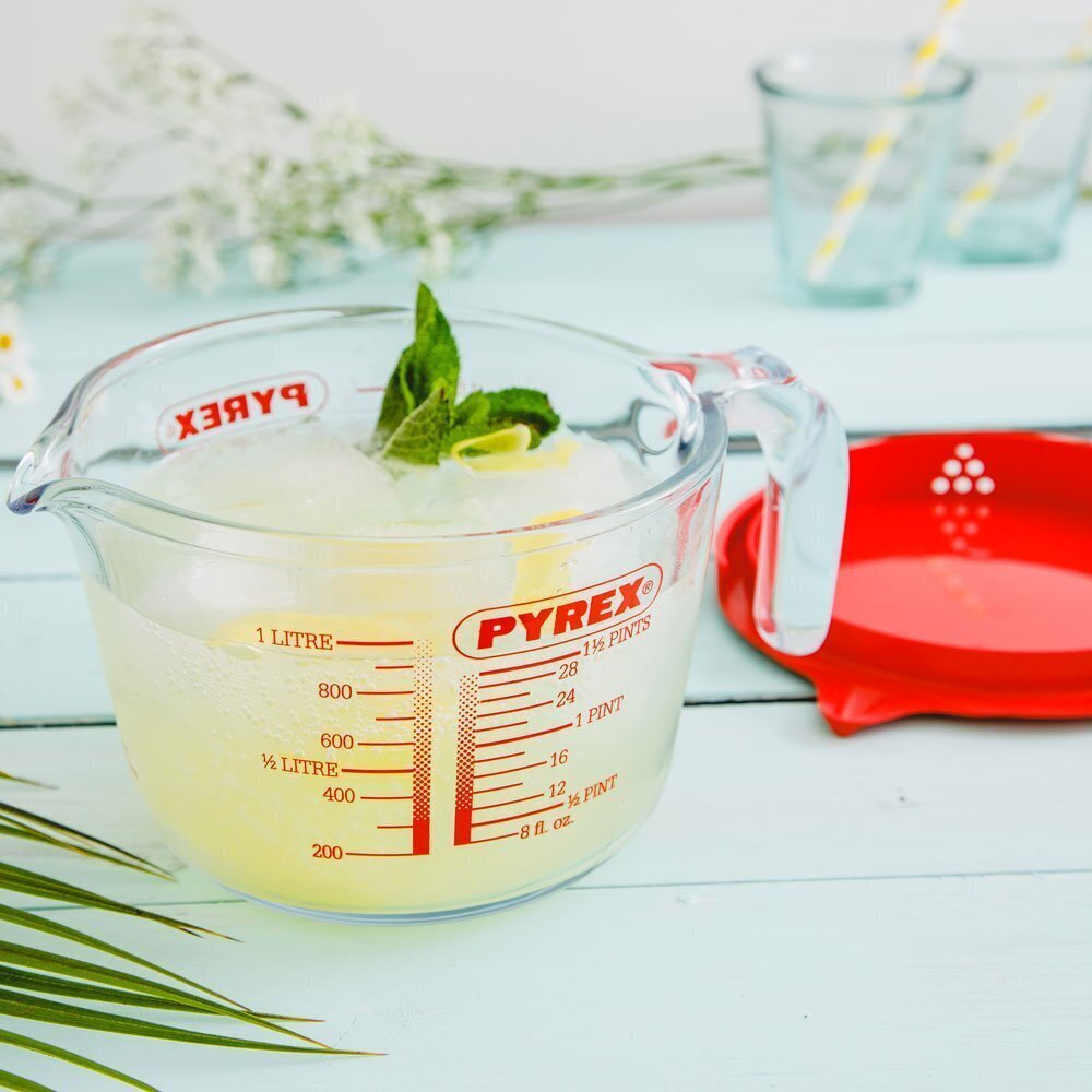 Pyrex mērglāze ar vāku,1 l цена и информация | Virtuves piederumi | 220.lv