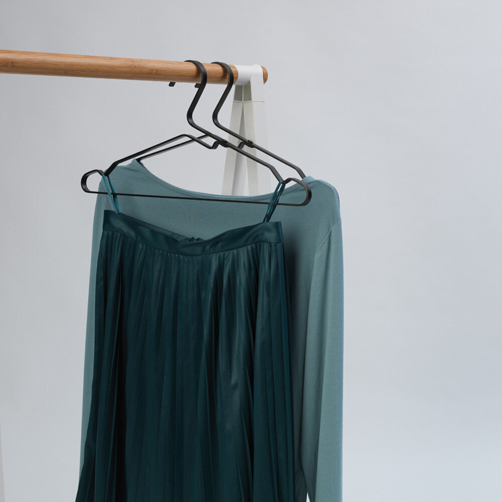 Brabantia apģērba pakaramo komplekts: alumīnijs, 4 gab, sudrabs cena un informācija | Pakaramie un apģērbu maisi | 220.lv