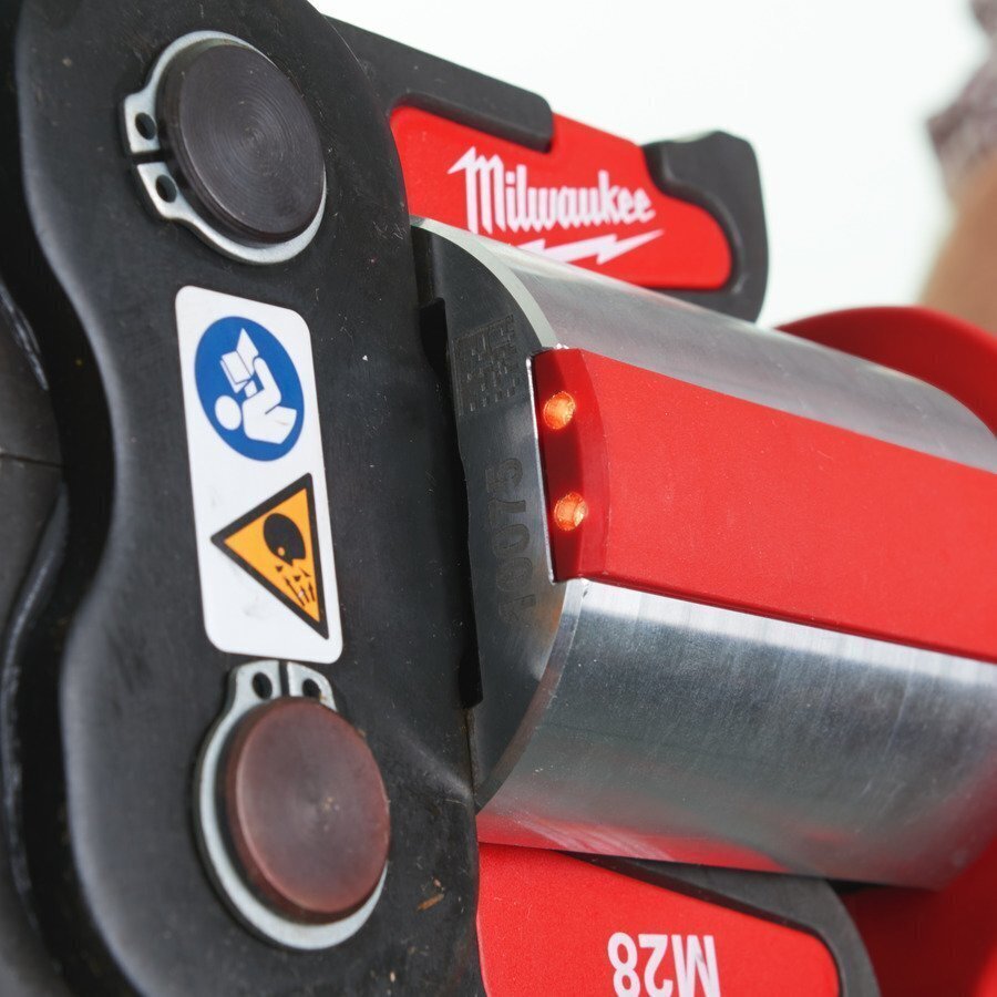 Milwaukee M18 BLHPT-202C akumulatora cauruļu savienotājs cena un informācija | Rokas instrumenti | 220.lv