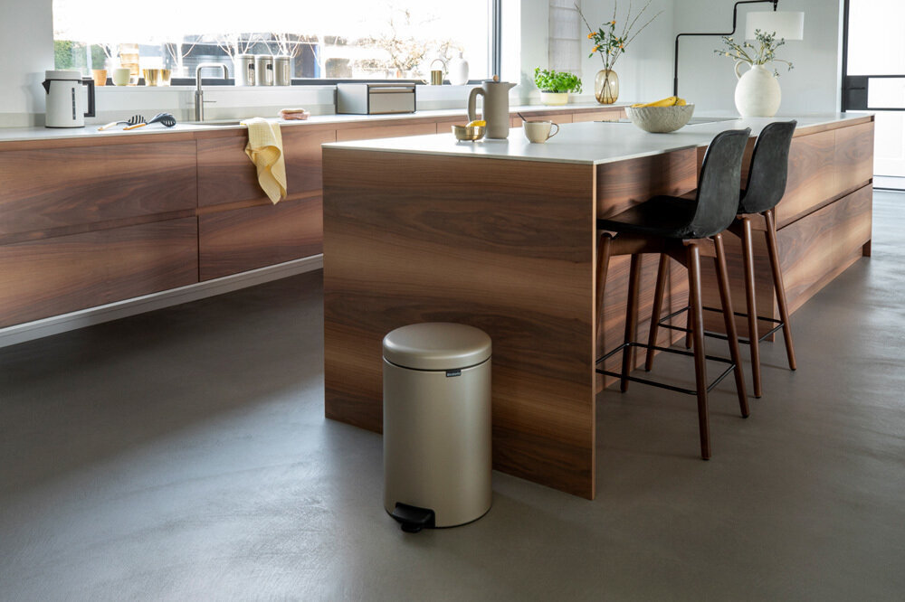 Brabantia atkritumu tvertne NewIcon, 20 l, Champagne цена и информация | Miskastes | 220.lv