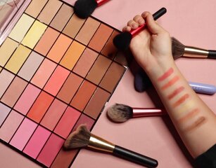 Палитра макияжа Makeup Revolution London Color Spectrum, 168 г цена и информация | Бронзеры (бронзаторы), румяна | 220.lv