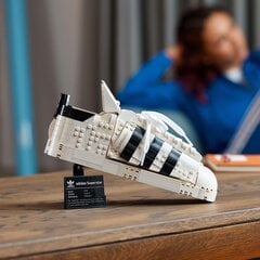 10282 LEGO® Creator adidas Originals Superstar цена и информация | Конструкторы и кубики | 220.lv