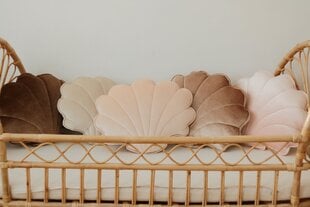 Бархатная подушка в форме ракушки, бежевая цена и информация | Декоративные подушки и наволочки | 220.lv