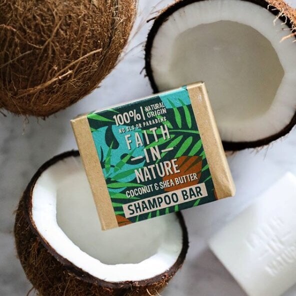Faith in Nature matus mitrinošs cietais šampūns organisko kokoseļļu un šea sviestu, 85g cena un informācija | Šampūni | 220.lv