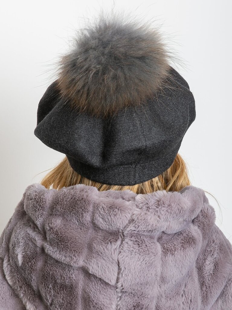 Tumši pelēka berete ar pomponu cena un informācija | Sieviešu cepures | 220.lv