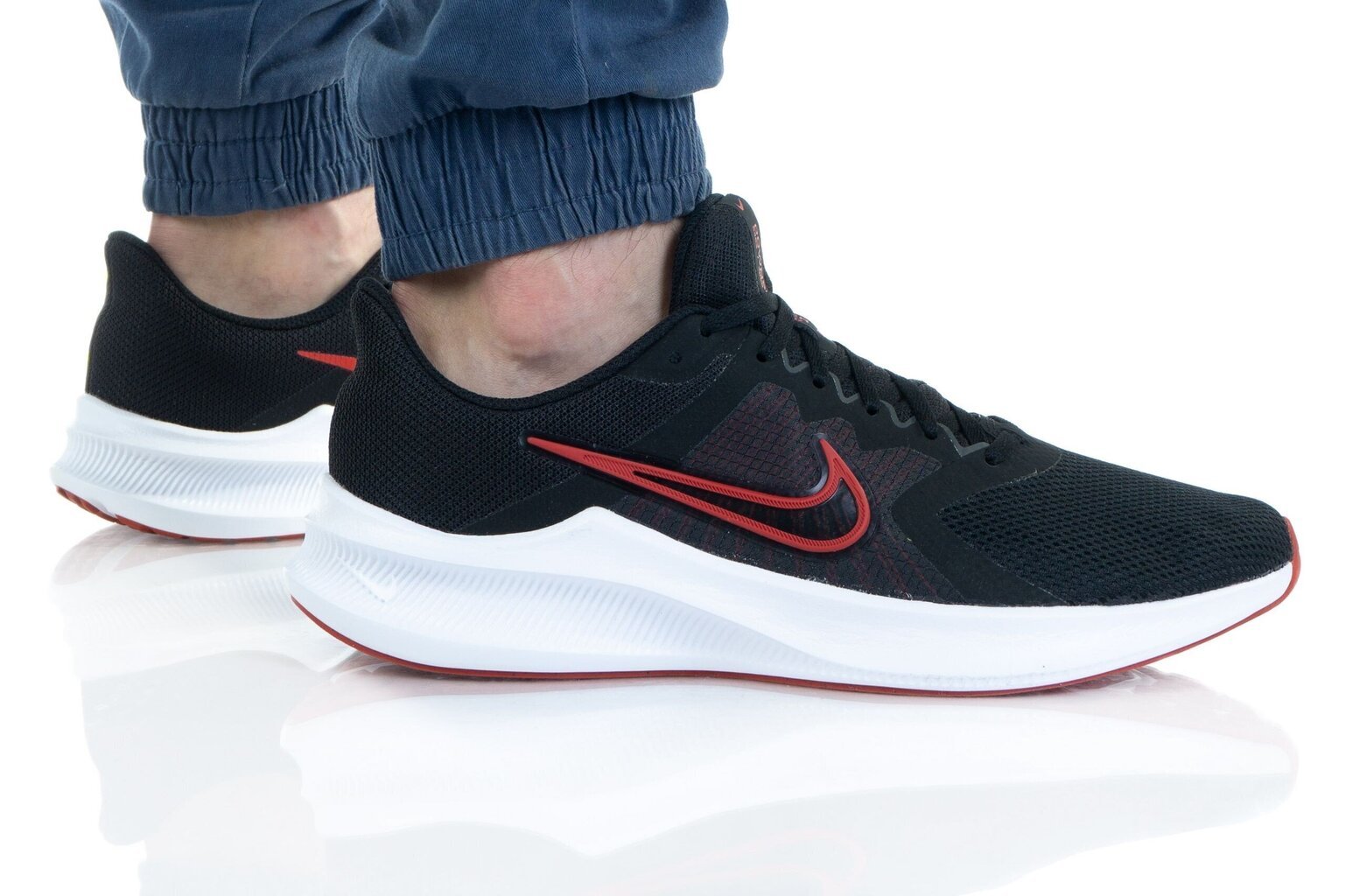 Vīriešu sporta apavi Nike Downshifter 11, melni cena un informācija | Sporta apavi vīriešiem | 220.lv