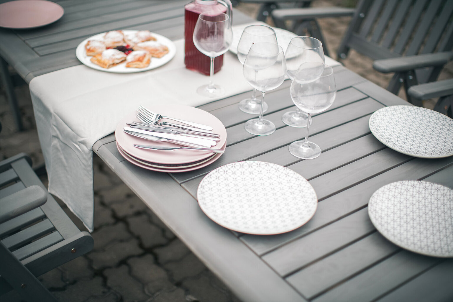 Izvelkams dārza/ Terases galds"Bavaria" Grafīts Folkland Home цена и информация | Dārza galdi | 220.lv