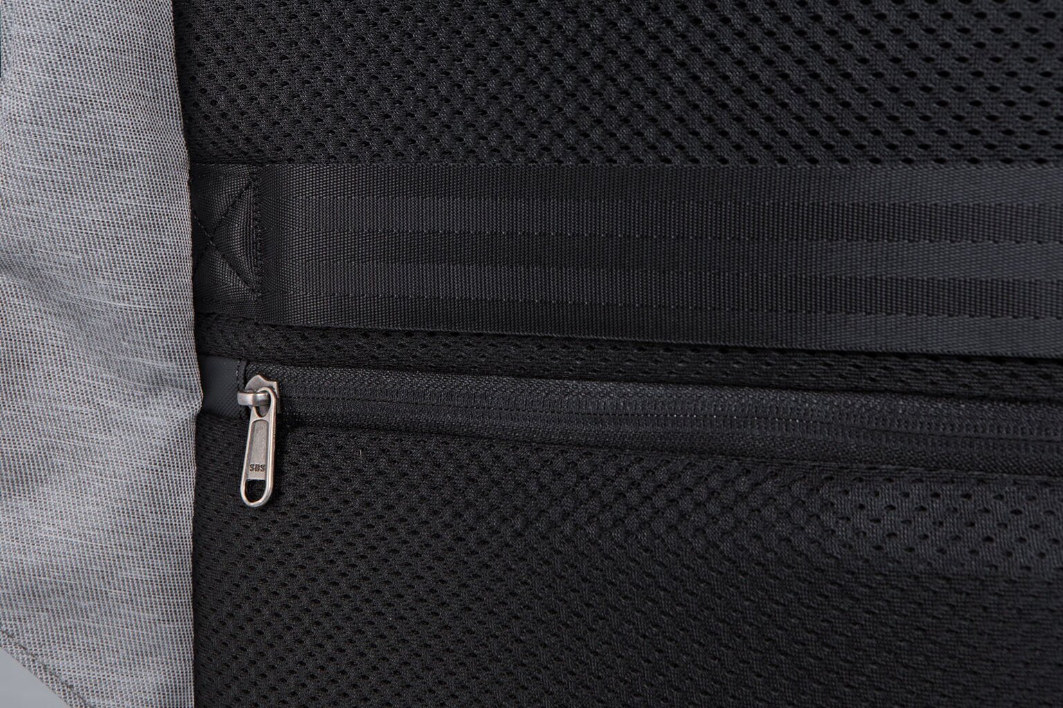 Mugursoma R-bag Forge Grey Z062 цена и информация | Koferi, ceļojumu somas | 220.lv