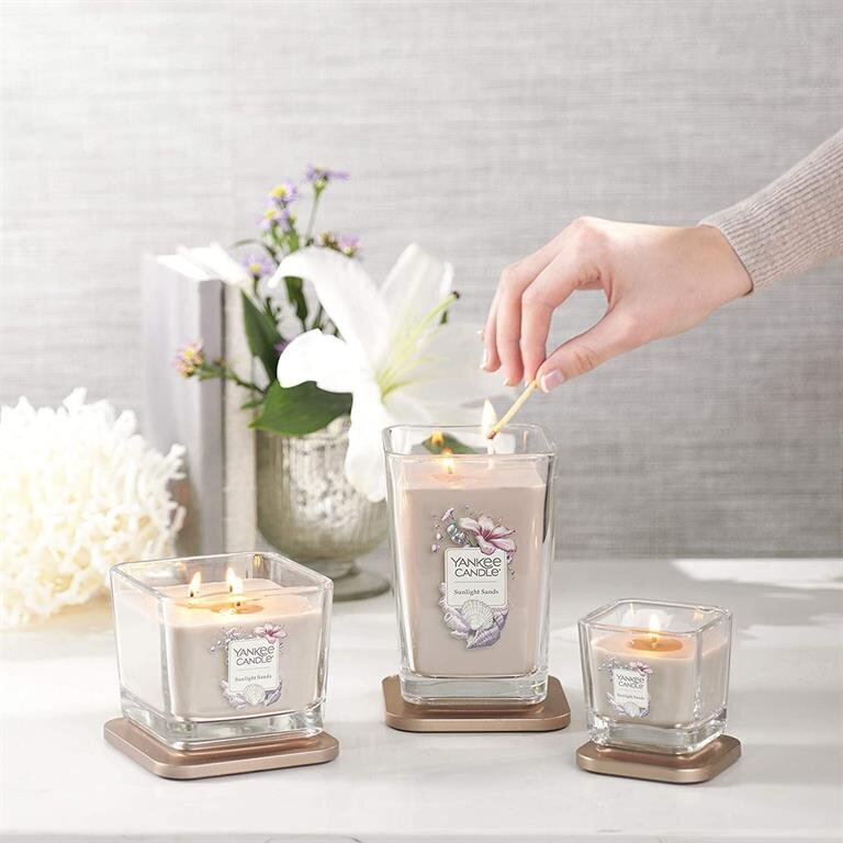 Aromātiskā svece Yankee Candle Sunlight Sands 552 g cena un informācija | Sveces un svečturi | 220.lv