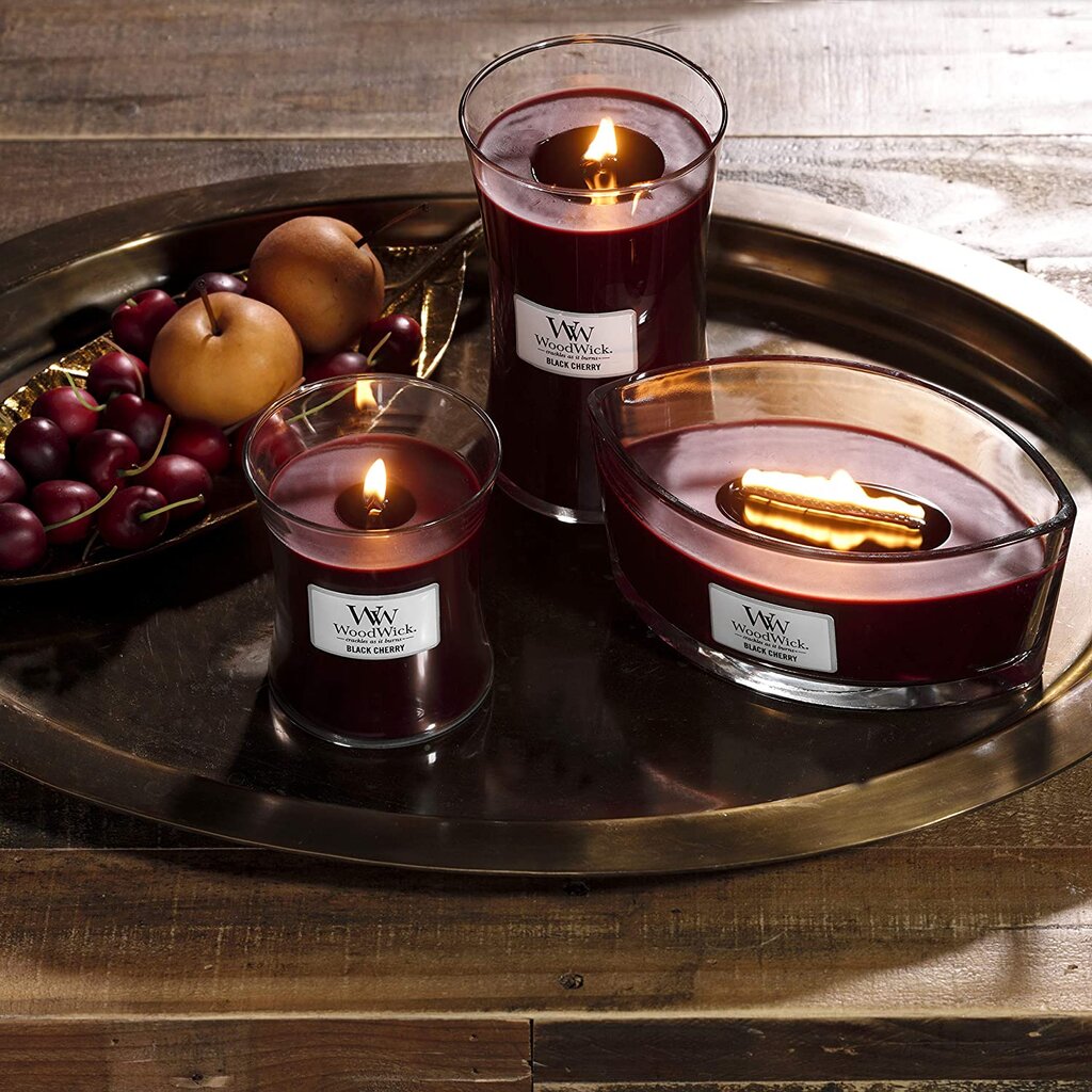 WoodWick aromātiska svece Black Cherry, 275 g cena un informācija | Sveces un svečturi | 220.lv