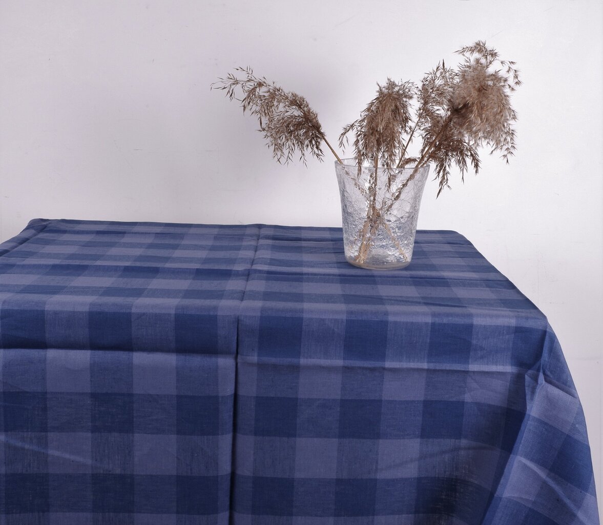 Zilā krāsā lina galdauts, 148x148 cm. cena un informācija | Galdauti, salvetes | 220.lv