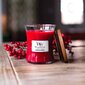 WoodWick aromātiska svece Crimson Berries, 275 g cena un informācija | Sveces un svečturi | 220.lv