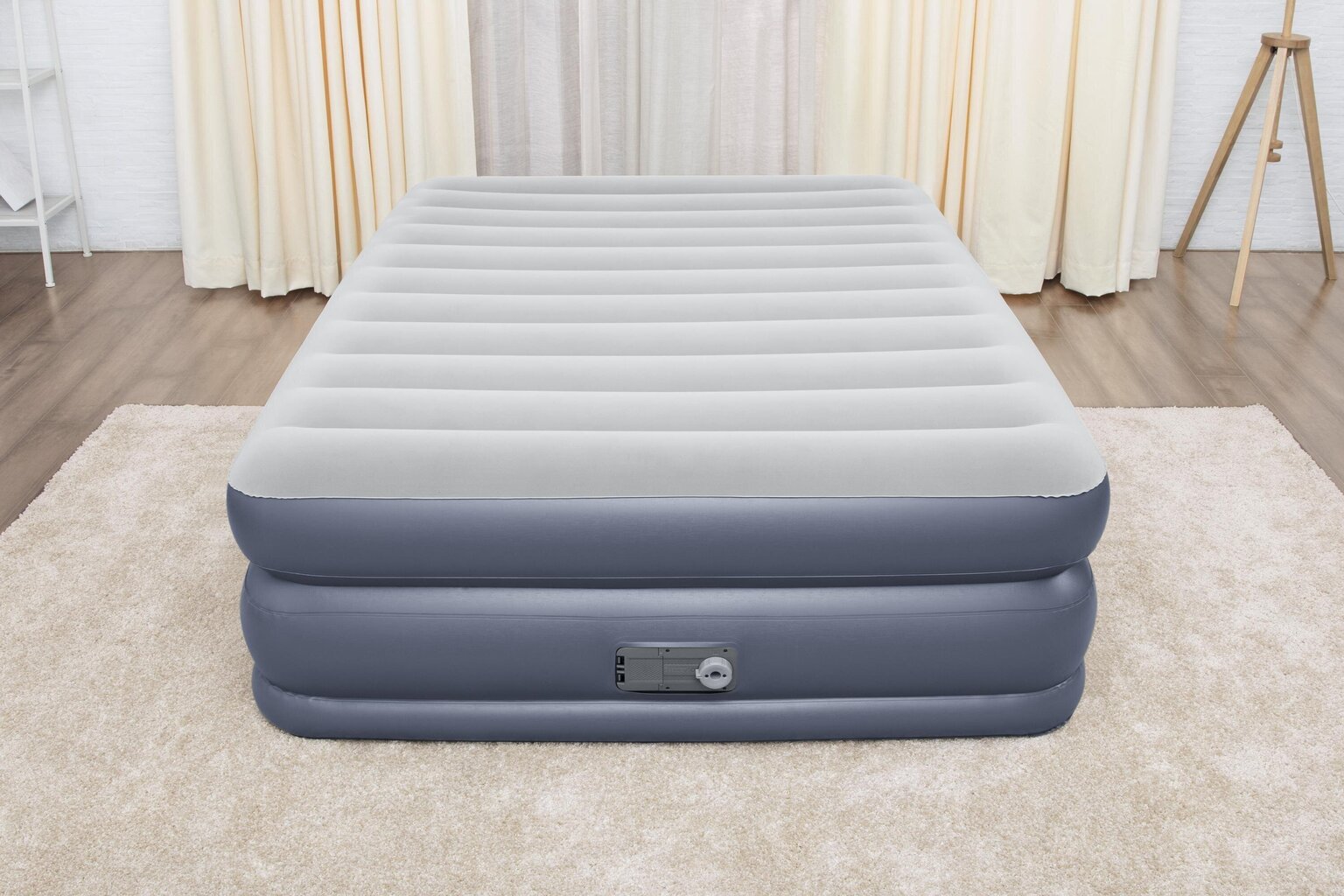 Piepūšamais matracis Bestway Tritech QuadComfort Airbed Queen, 203x152x51 cm, ar integrētu pumpi cena un informācija | Piepūšamie matrači un mēbeles | 220.lv