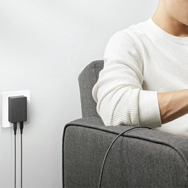 Lādētājs Uniq USB / USB-C UNIQ359BLK cena un informācija | Lādētāji un adapteri | 220.lv