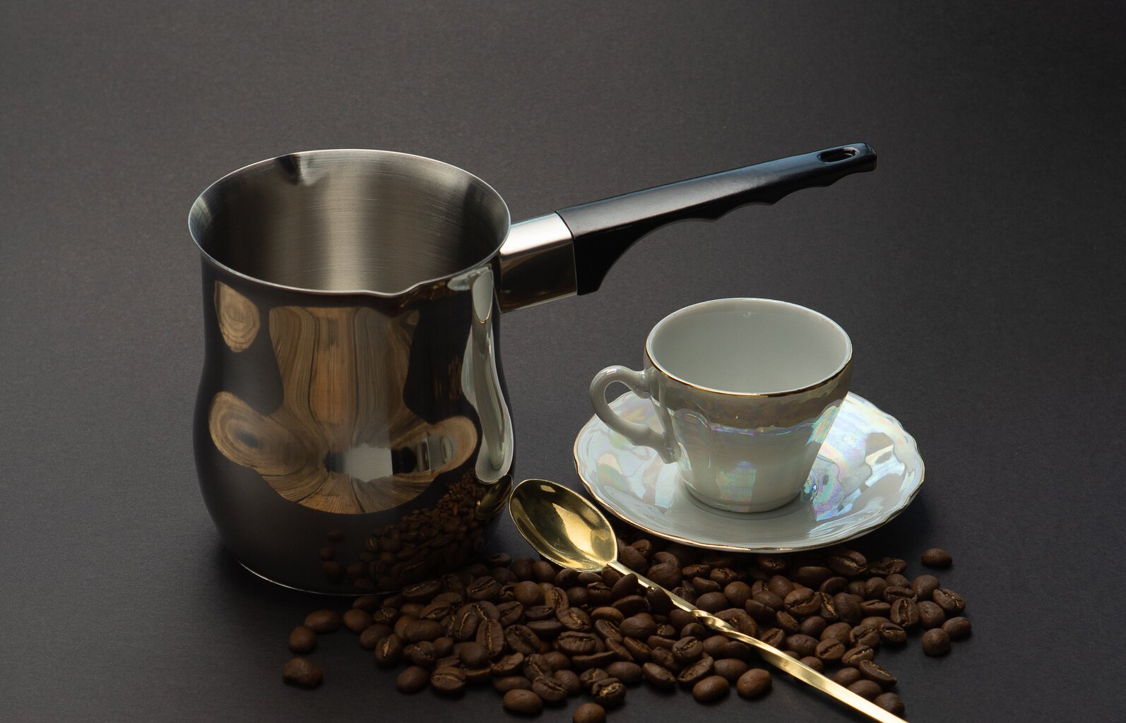 Kafijas turka,750 ml, katliņš turku kafijai, kafijas kanniņa, cezva, ibrik no nerūsējošā tērauda indukcijas plīts virsmām ar diviem snīpiem цена и информация | Kafijas kannas, tējkannas | 220.lv
