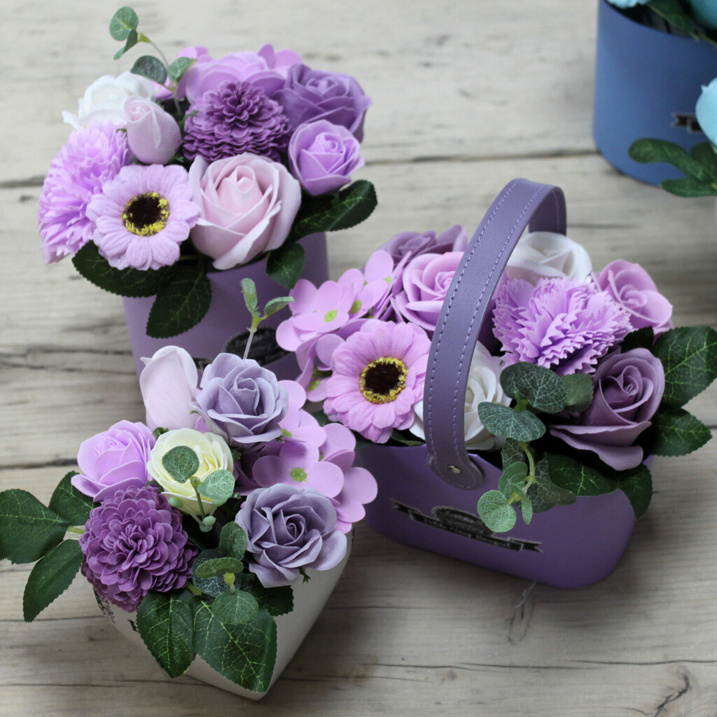 Ziepju ziedu pušķis nelielā groziņā, purpursarkani toņi цена и информация | Ziepes | 220.lv