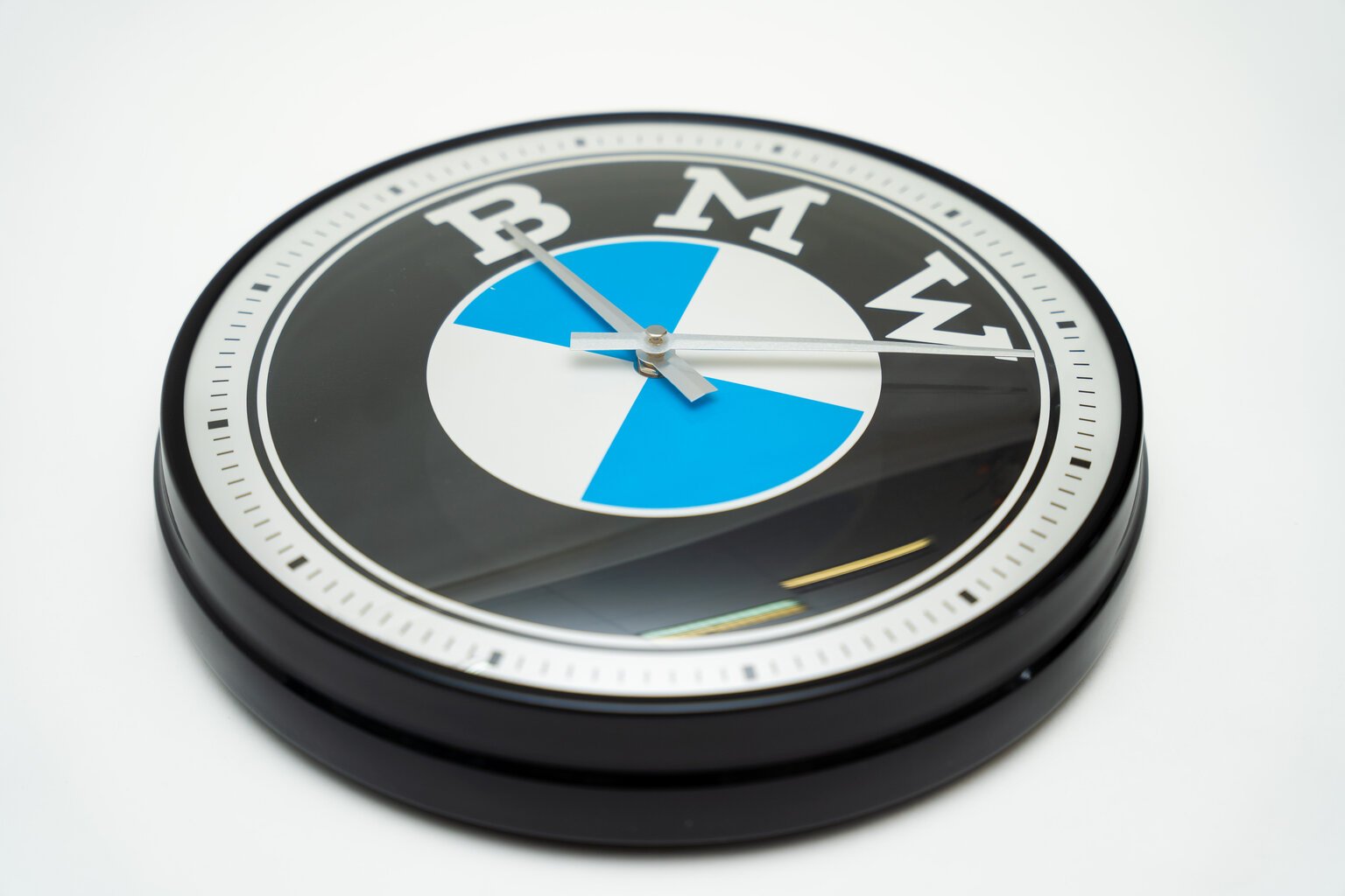 Sienas pulkstenis BMW logotips цена и информация | Pulksteņi | 220.lv