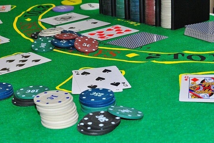 Pokera komplekts ar 200 žetoniem. cena un informācija | Azartspēles, pokers | 220.lv
