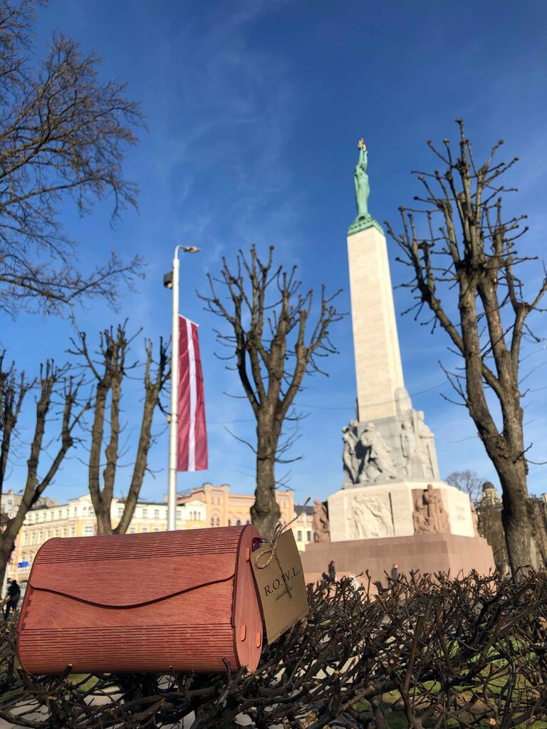 Unikāla koka somiņa sievietēm, rozā krāsā цена и информация | Sieviešu somas | 220.lv