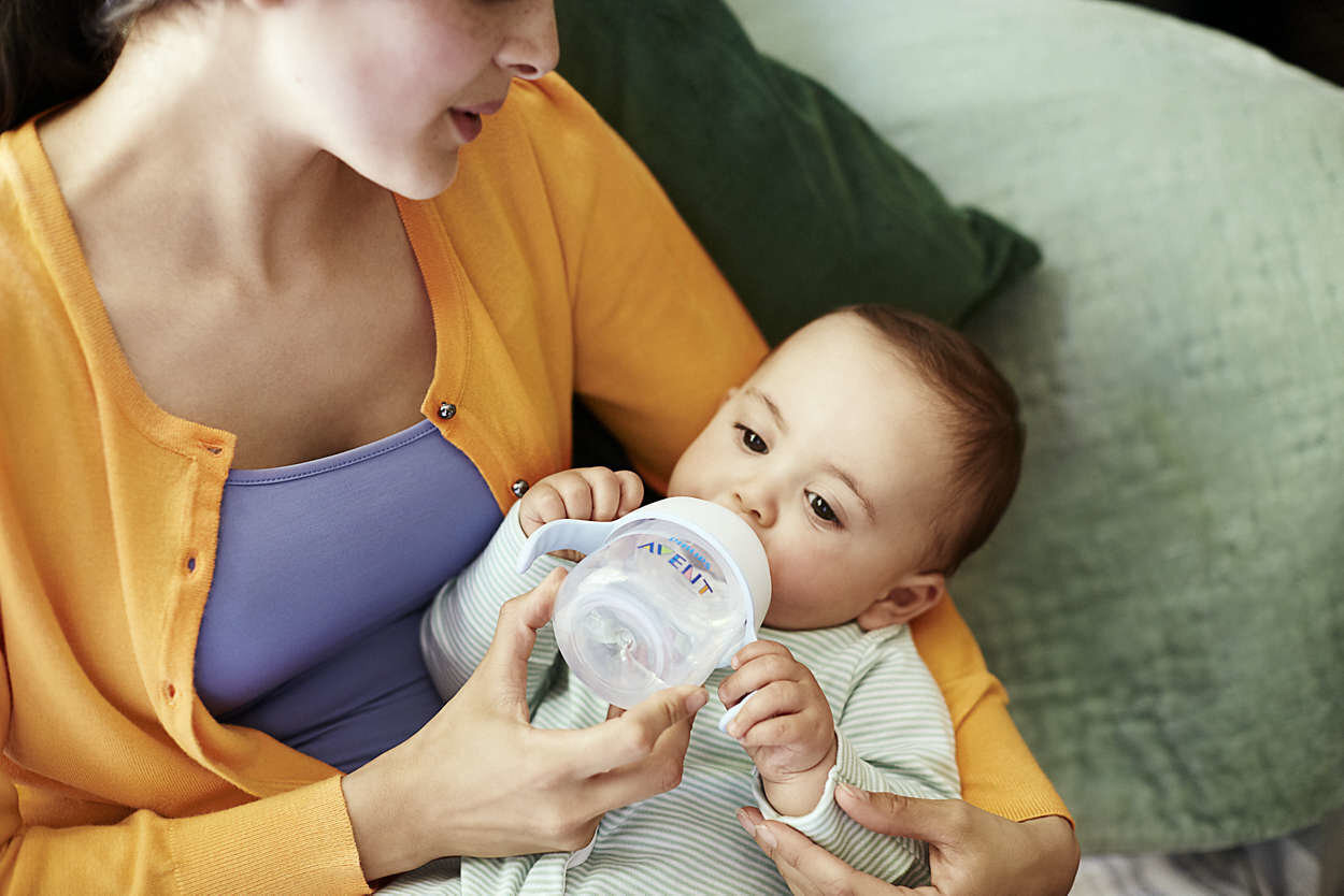 Pudelīte ar rokturiem, Philips Avent Natural, 125 ml, SCF262/06 cena un informācija | Bērnu pudelītes un to aksesuāri | 220.lv