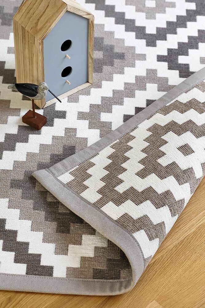 Divpusējais šenila paklājs Narma smartWeave Saka, bēšā krāsā - dažādi izmēri, Narma kahepoolne smartWeave® šenillvaip Saka, beež, 70 x 140 cm цена и информация | Paklāji | 220.lv