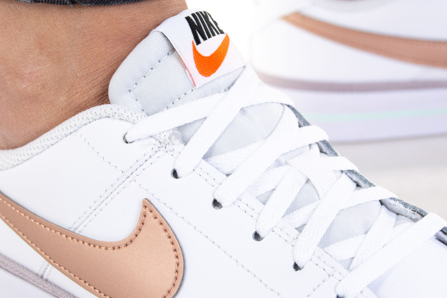 Nike Apavi Court Legacy White DA5380 112 cena un informācija | Sporta apavi sievietēm | 220.lv