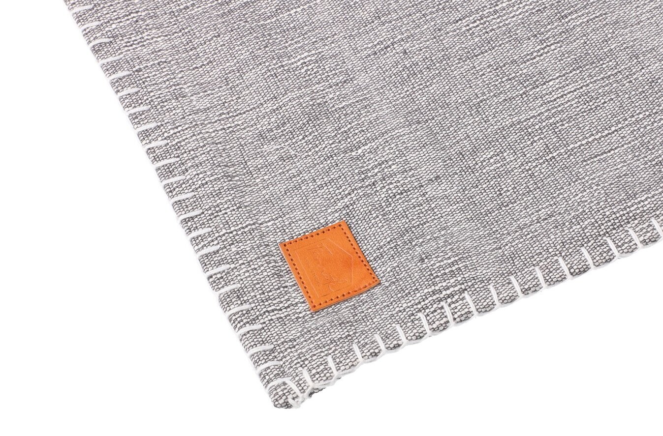 Fanni K galda paliktnis Tikki Dark Grey, 35x45 cm cena un informācija | Galdauti, salvetes | 220.lv