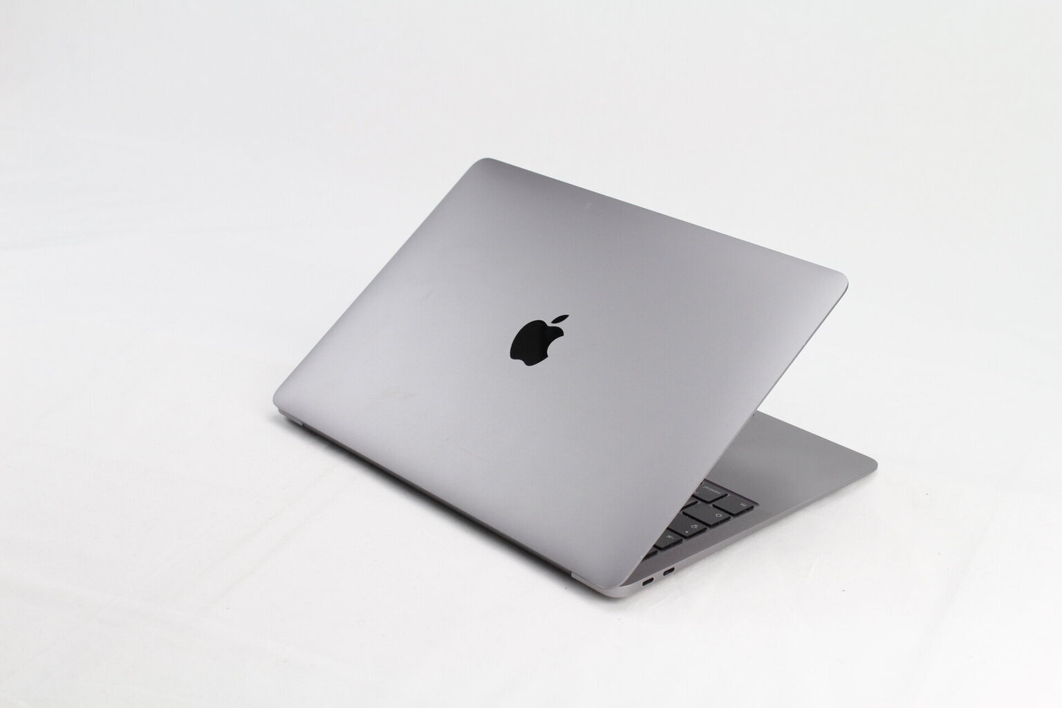 MacBook Air 2020 Retina 13" - Core i5 1.1GHz / 16GB / 512GB SSD / INT / Space Gray (lietots, stāvoklis A) cena un informācija | Portatīvie datori | 220.lv