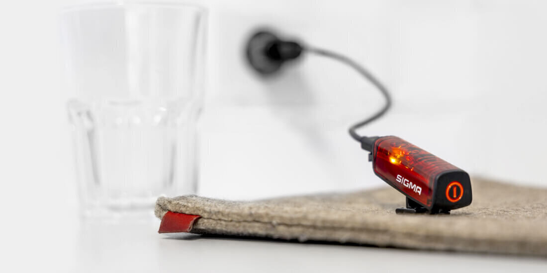 Aizmugurējais lukturis Sigma Blaze LED + Brake Light USB цена и информация | Velo lukturi un atstarotāji | 220.lv