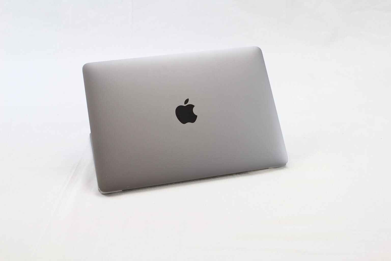 MacBook 2015 Retina 12" - Core M 1.2GHz / 8GB / 512GB SSD / SWE / Space Gray (lietots, stāvoklis A) cena un informācija | Portatīvie datori | 220.lv