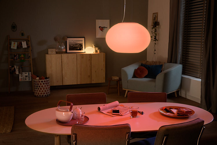 Philips Hue piekaramā lampa Flourish cena un informācija | Lustras | 220.lv