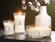 WoodWick aromātiska svece White Teak, 275 g cena un informācija | Sveces un svečturi | 220.lv