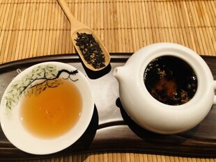 Melnā tēja HAZO - Osmanthus Pu Er tēja (metāls) cena un informācija | Tēja | 220.lv