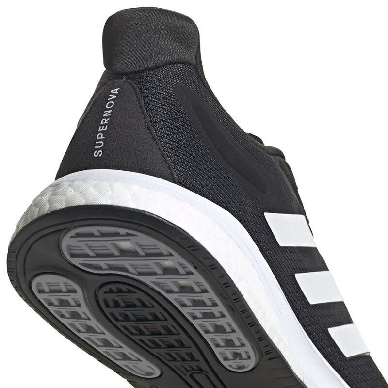 Sporta apavi vīriešiem Adidas SuperNova M S42722 cena | 220.lv