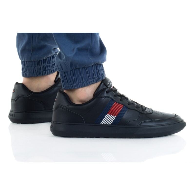 Ikdienas apavi vīriešiem Tommy Hilfiger Essential Leather Cupsole FM0FM03904 cena un informācija | Sporta apavi vīriešiem | 220.lv