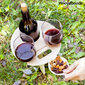 Pārnēsājams āra saliekamais vīna galds Winnek InnovaGoods cena un informācija | Dārza galdi | 220.lv
