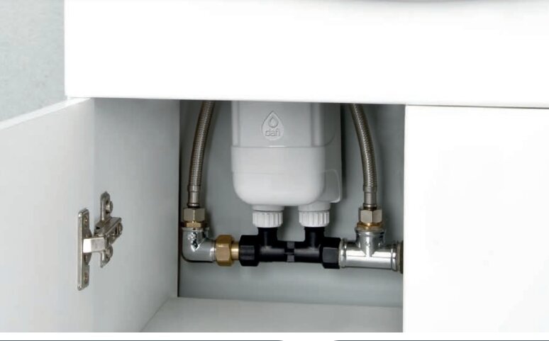 Elektriskais caurplūdes ūdens sildītājs Dafi 3,7 kW bez savienotājiem цена и информация | Ūdens sildītāji | 220.lv