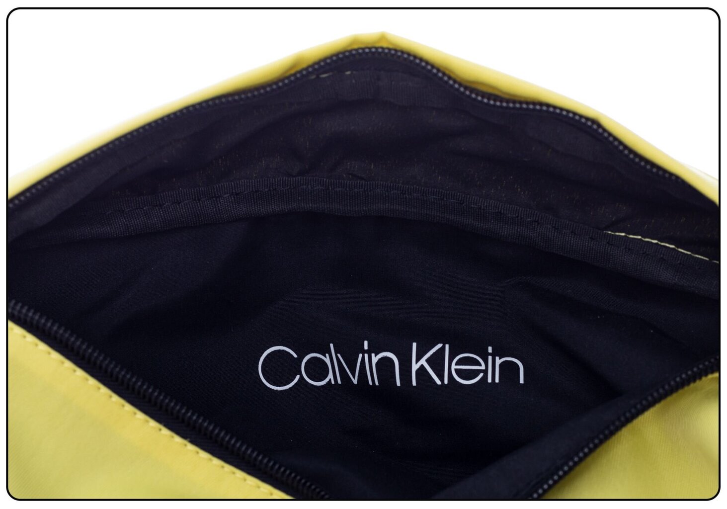 JOSTAS SOMA CALVIN KLEIN ITEM STORY, DZELTENA K50K504376 910 cena un informācija | Sporta somas un mugursomas | 220.lv