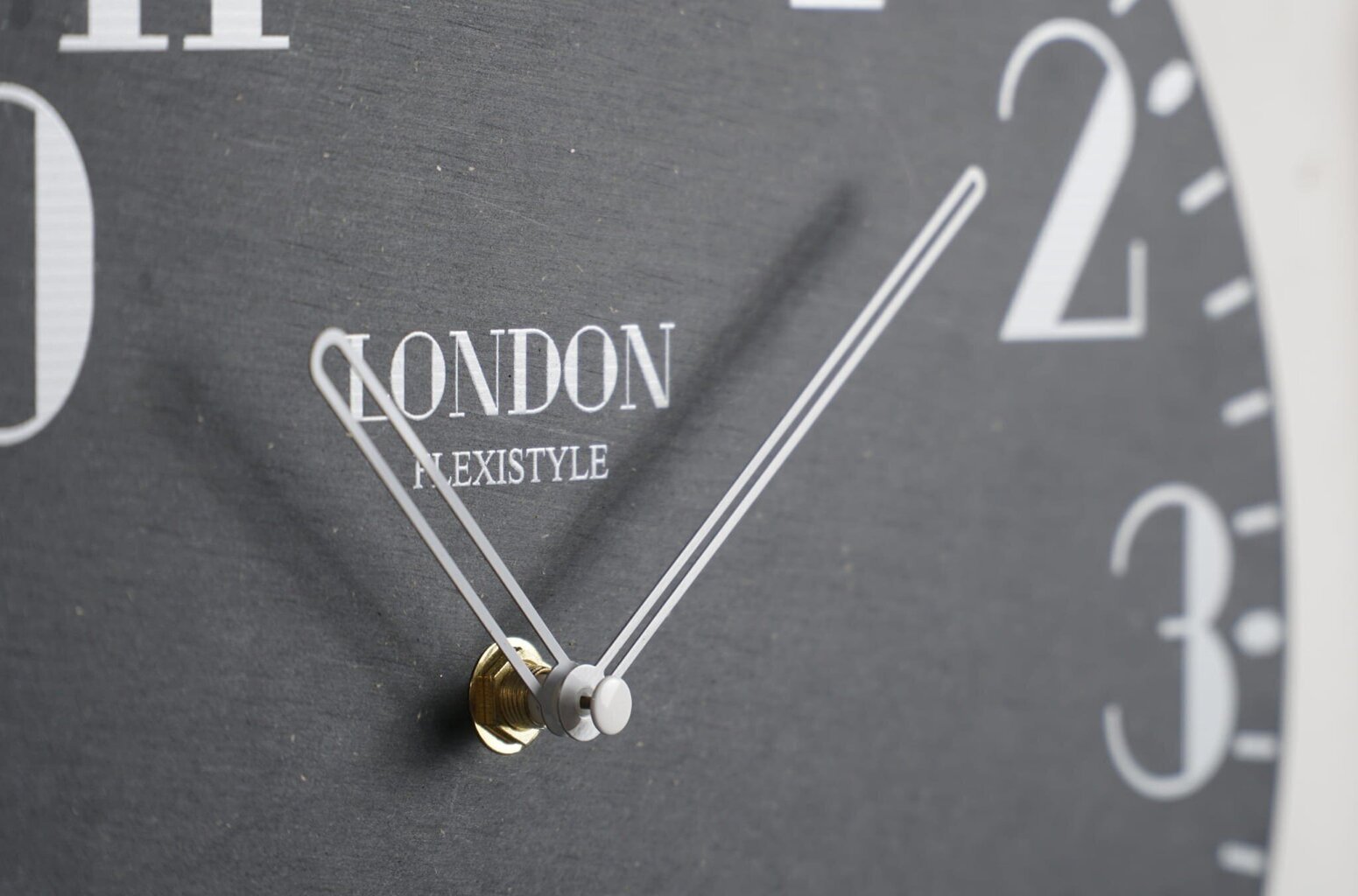 Sienas pulkstenis - Londonas retro 30 cm cena un informācija | Pulksteņi | 220.lv