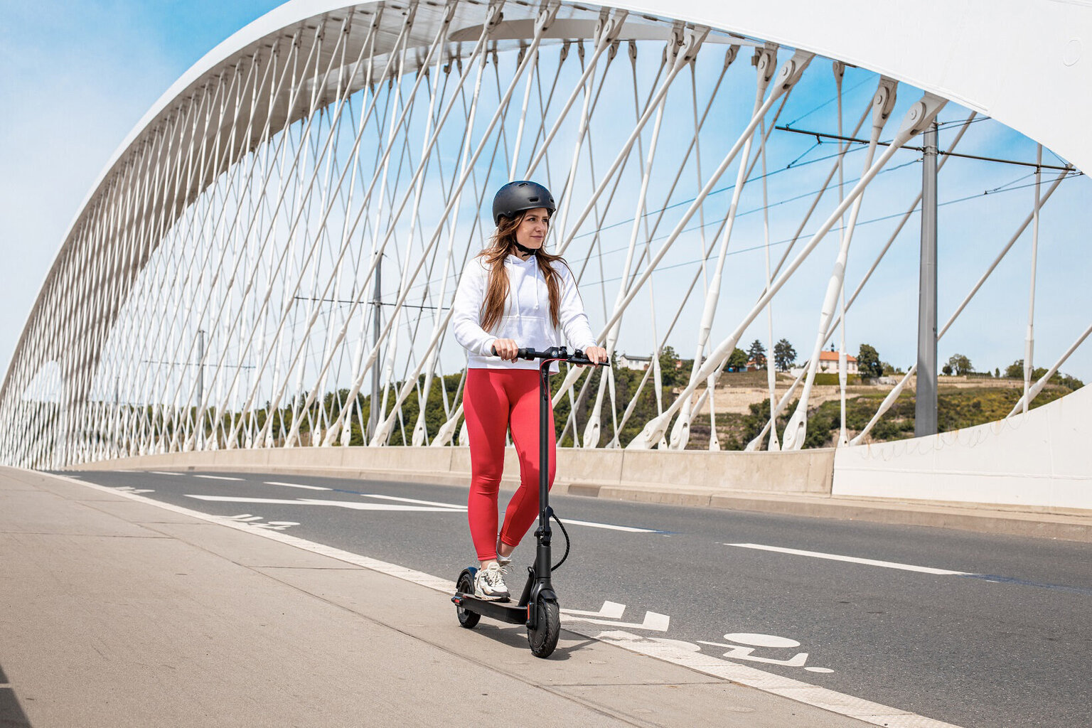 Elektriskais skrejritenis Sencor SCOOTER ONE, 25 km, APP control cena un informācija | Elektriskie skrejriteņi | 220.lv